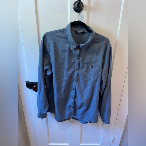 The North Face Chambray Collared Button Down Top Size XL - Picture 1 of 8
